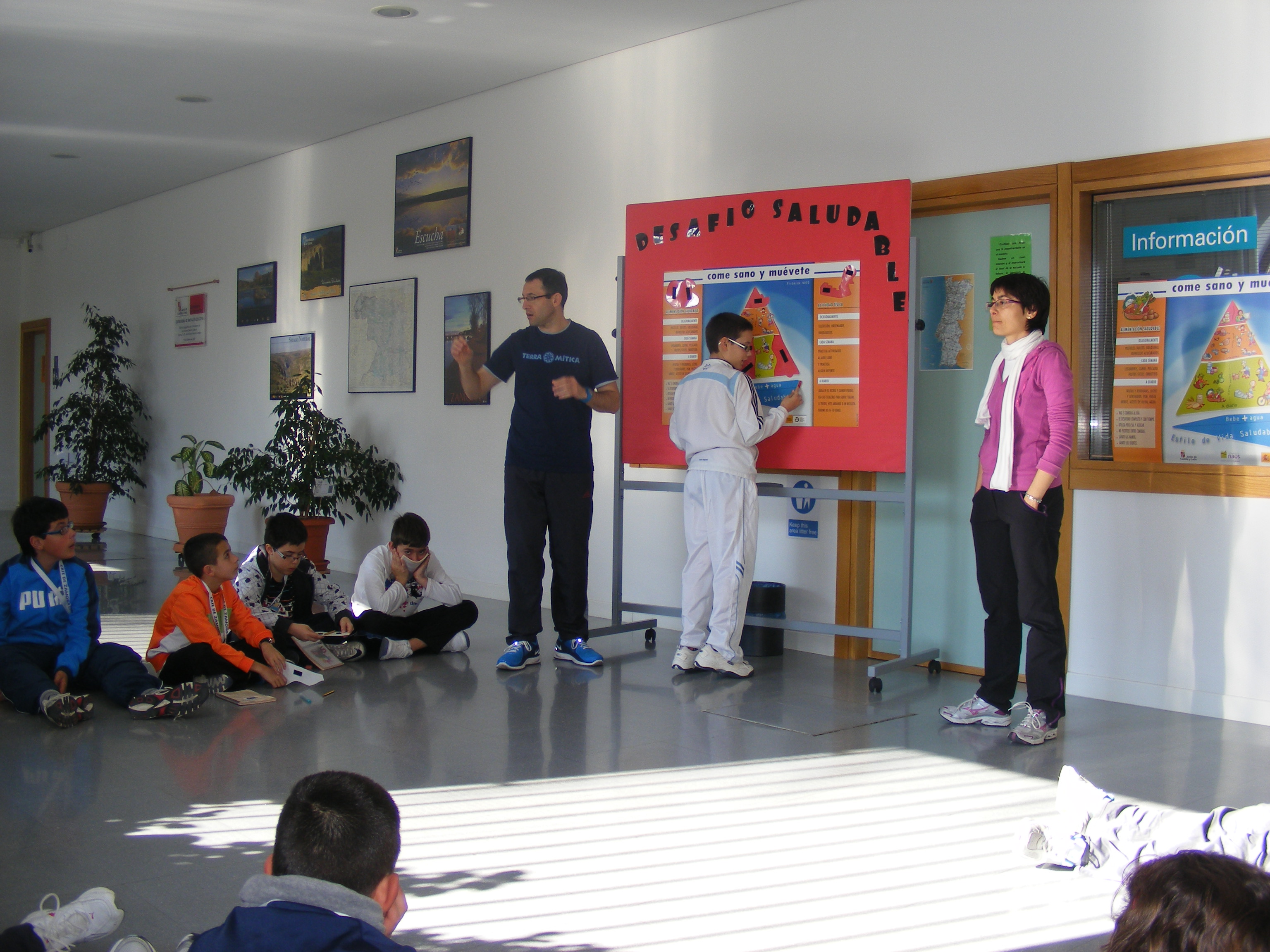 Alumnos de sexto en el CRIE